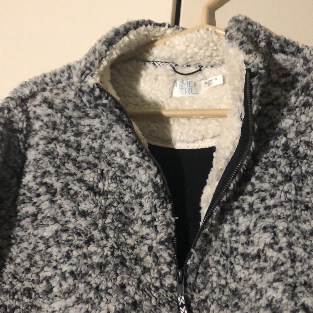 Fuzzy Soft Jacket - Picture 4 of 4